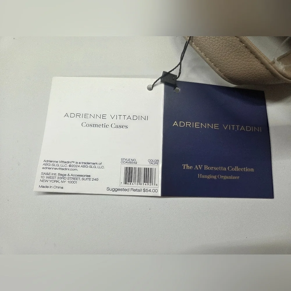 Adrienne Vittadini Hanging Organizer / Cosmetic Case NWT